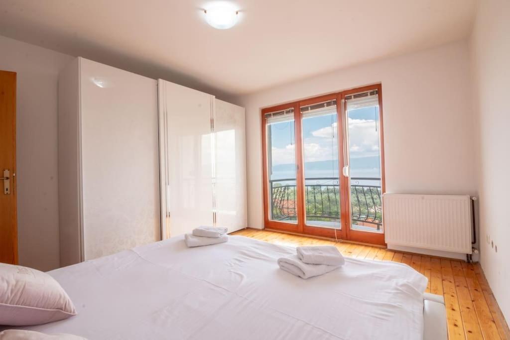 Casa Farmak - 4 Bedroom Lux Apartment With Infinity Pool & Lake View Ohri Dış mekan fotoğraf