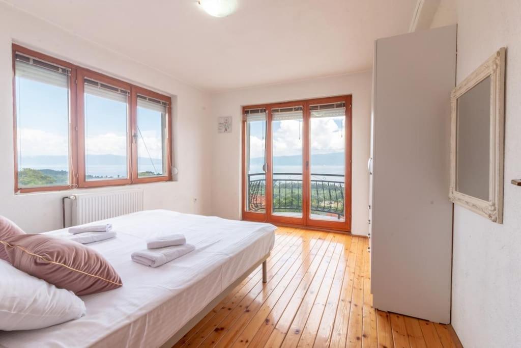 Casa Farmak - 4 Bedroom Lux Apartment With Infinity Pool & Lake View Ohri Dış mekan fotoğraf