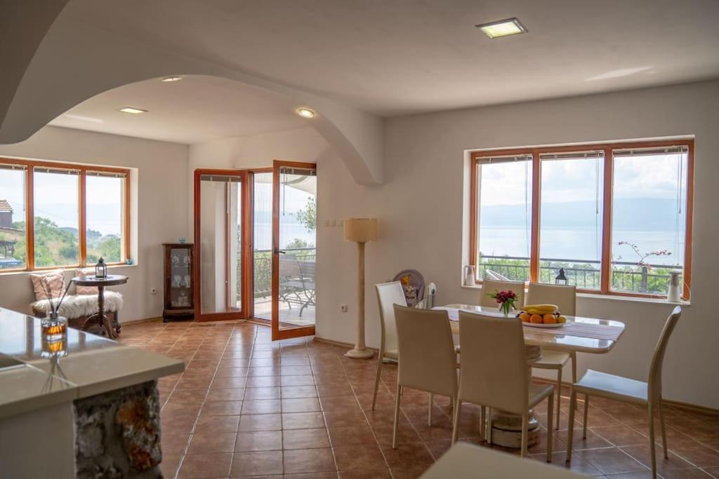 Casa Farmak - 4 Bedroom Lux Apartment With Infinity Pool & Lake View Ohri Dış mekan fotoğraf